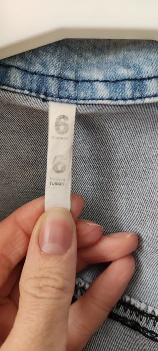 Джинсова куртка , для дівчинки.