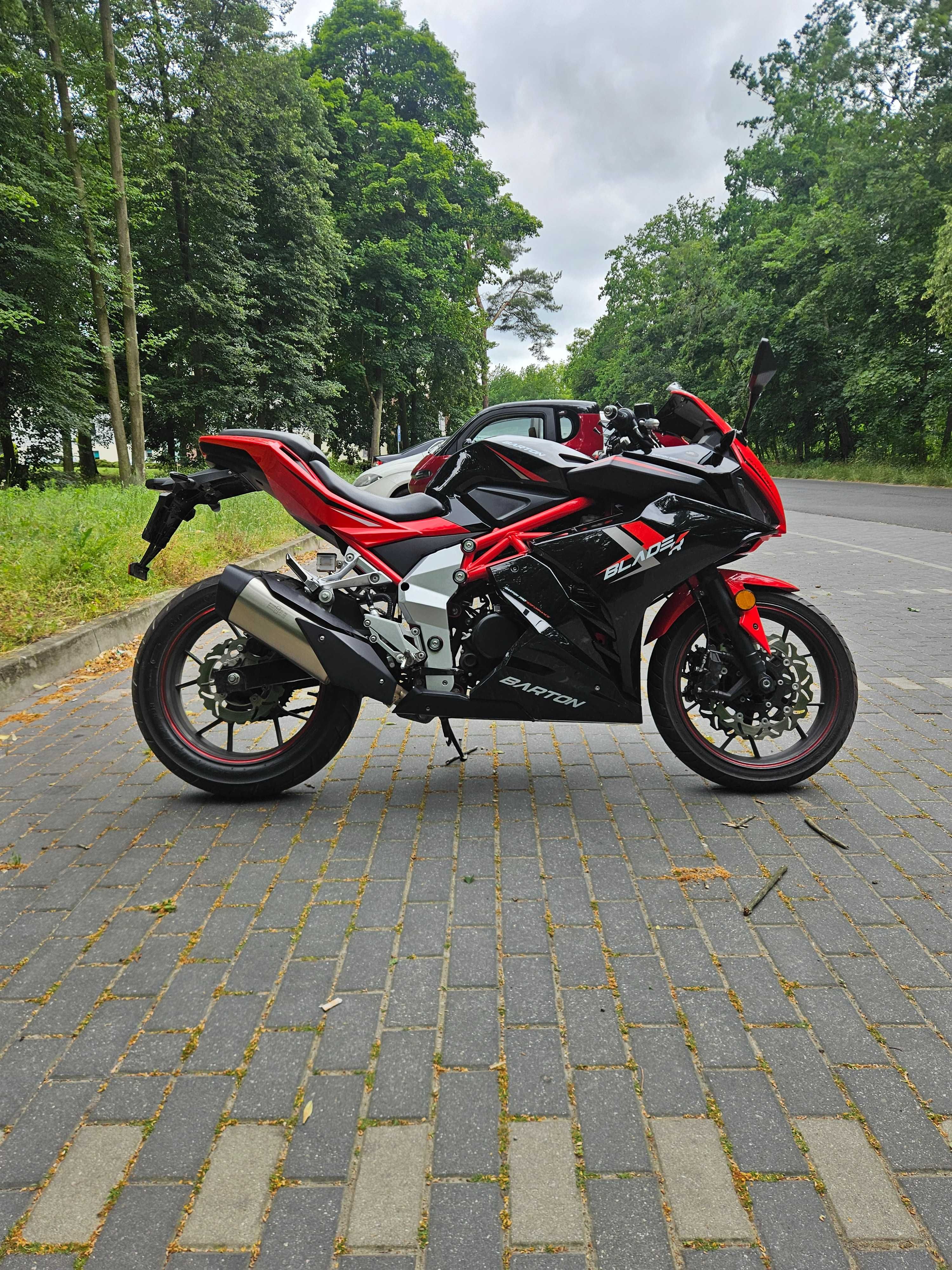 Barton Blade r-125