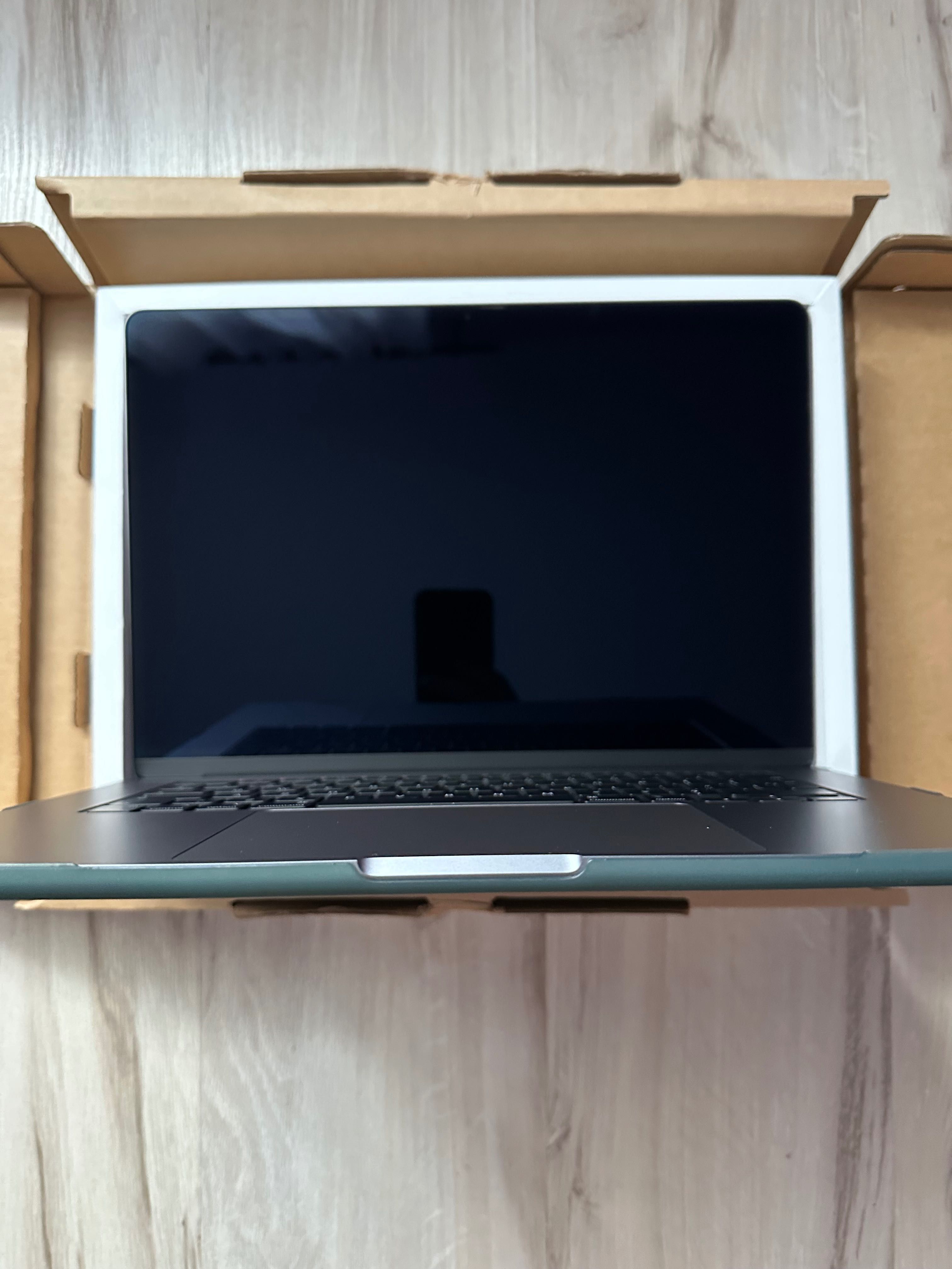 MacBook Air 15” (2023) M2 / 8GB RAM / 512GB SSD