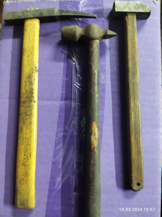 Молотки ювелира,часавщика.