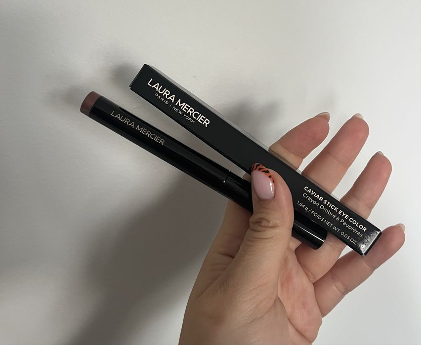 Nowy cień do powiek w sztyfcie laura mercier caviar stick eye color