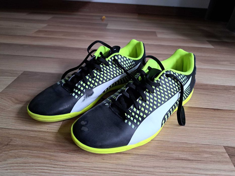 Buty do halówki piłkarskie Puma