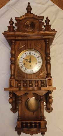 Piękny zegar wiszący kwadransowy renomowanej  firmy Franz Hermle.