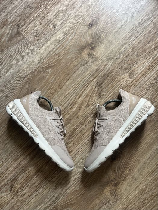 Жіночі оригінальні кроссівки Geox 41 розмір