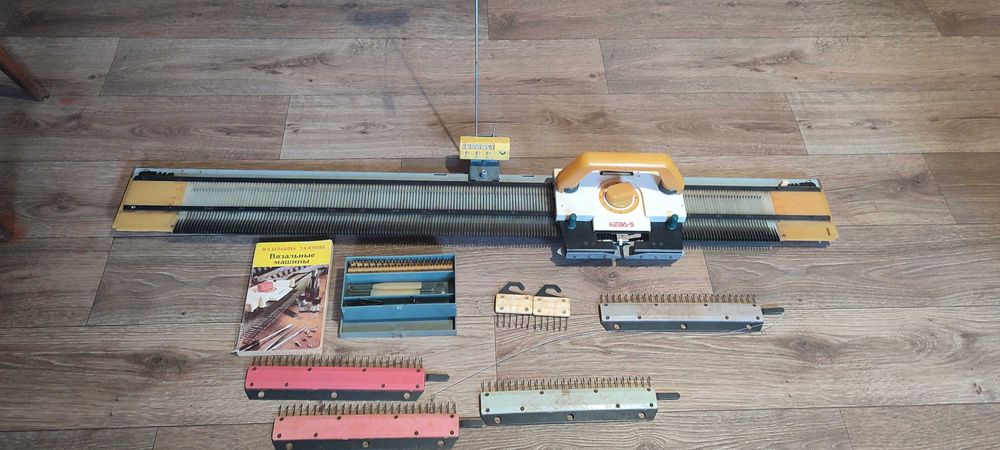 Вязальная машинка НЕВА 5