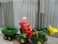 Детский педальный трактор John Deere