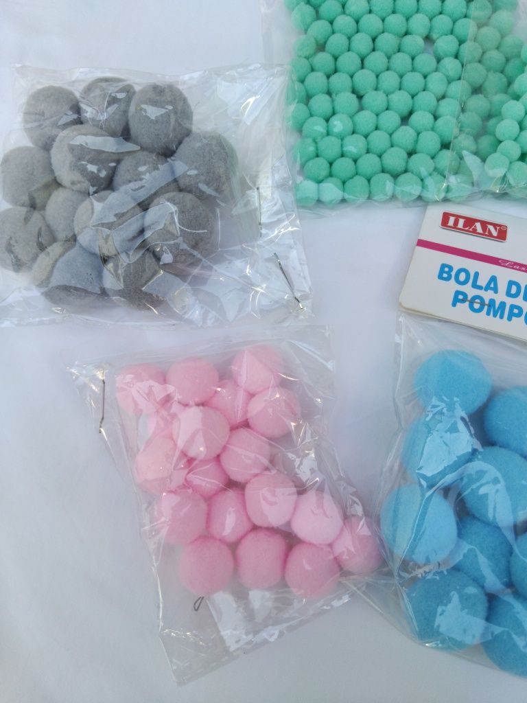Pack 9 paacotes de bolas de pompons variadas