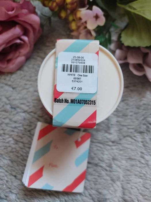 Nowy kubek z czekoladą w środku plastikowy prezent święta świąteczny