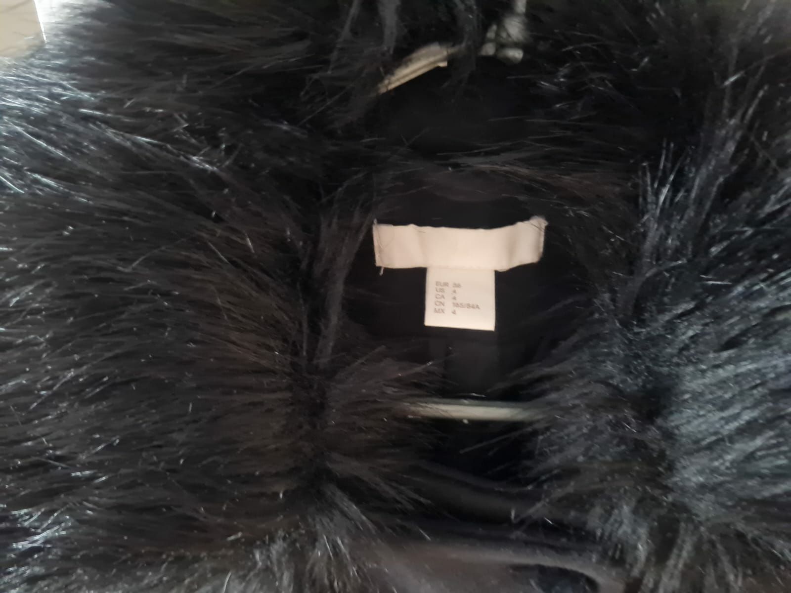 Czarny płaszcz zimowy H&M rozmiar 36