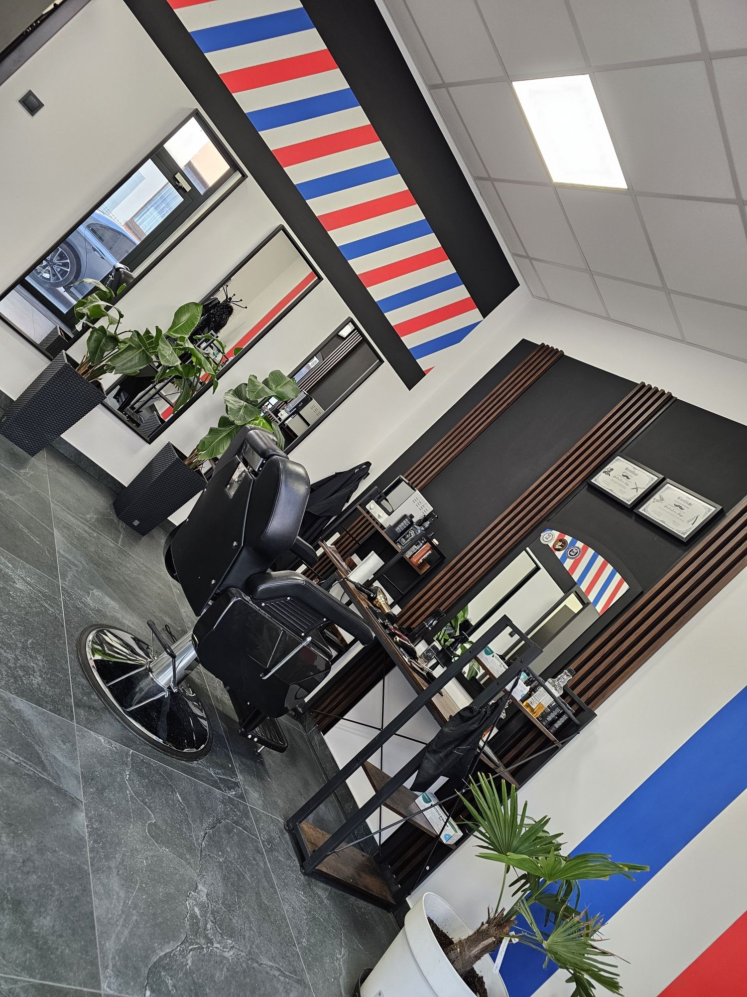 Barbershop gotowy startup gotowy do pracy