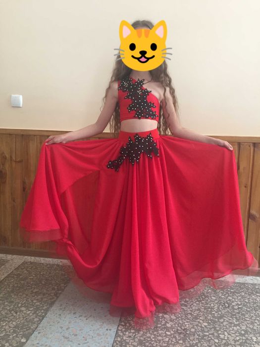 Червоний костюм для східних танців