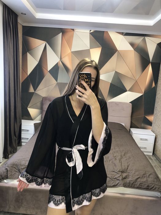 Халат, пеньюар жіночий