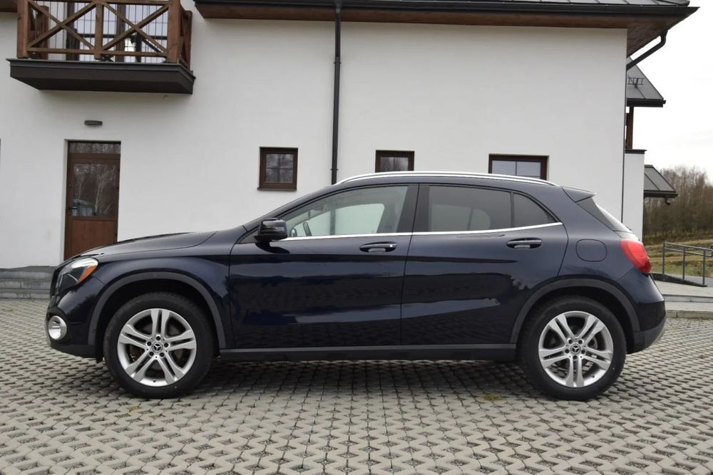Mercedes-Benz GLA Mercedes-Benz GLA
