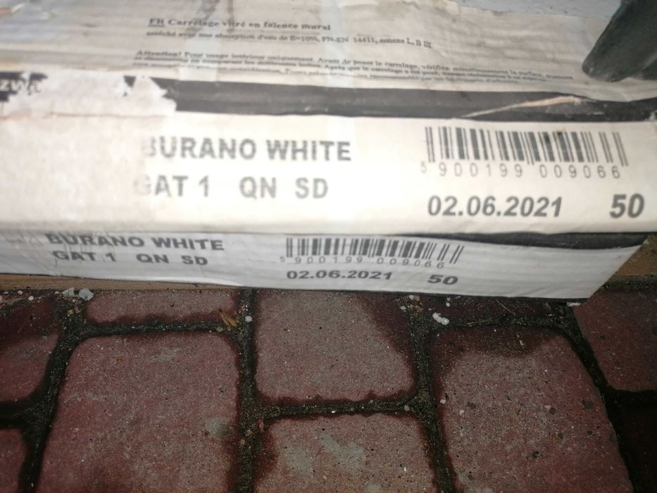Sprzedam płytki burano white