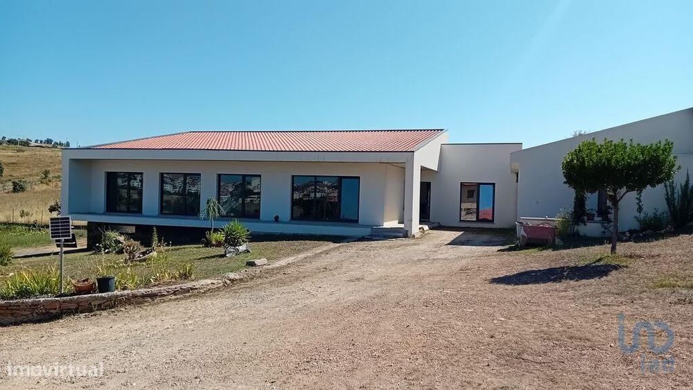 Casa / Villa T3 em Mogadouro, Valverde, Vale de Porco e Vilar de Rei d