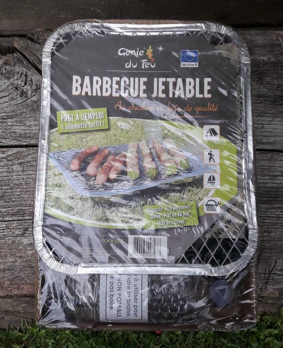 Jednorazowy Grill barbecue Francja z butelką rozpałki