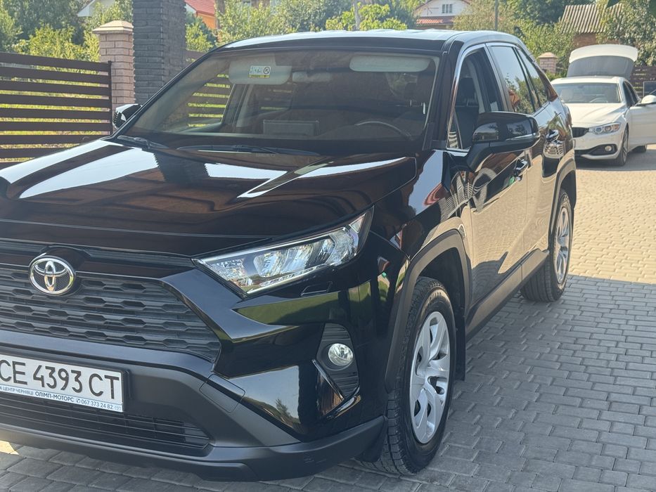 Продається автомобіль Toyota Rav 4