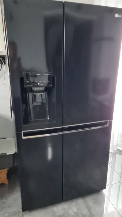 Lodówko-zamrażarka LG Side by Side Czarna