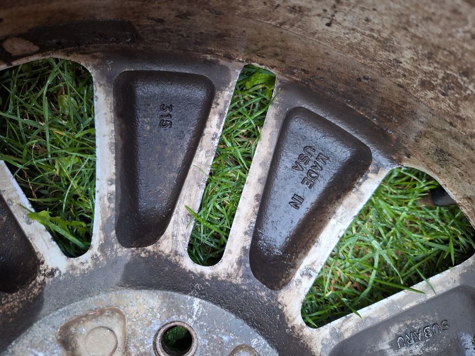 Продам легкосплавный диск Subaru