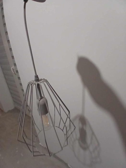 Zestaw lamp szarych - potrójne i pojedyńcze