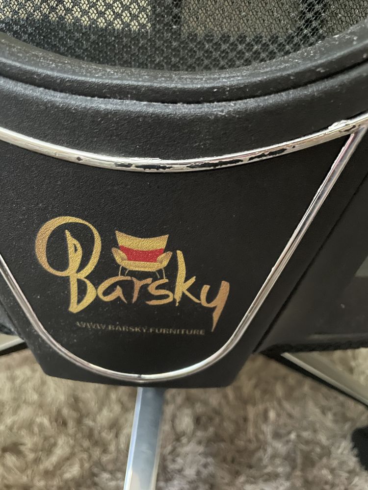 Офисное кресло Barsky с сеткой и подголовником