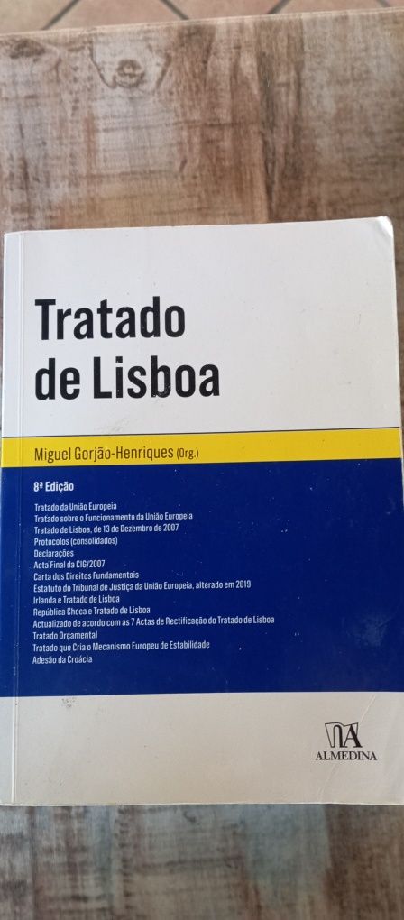 3 livros de Direito