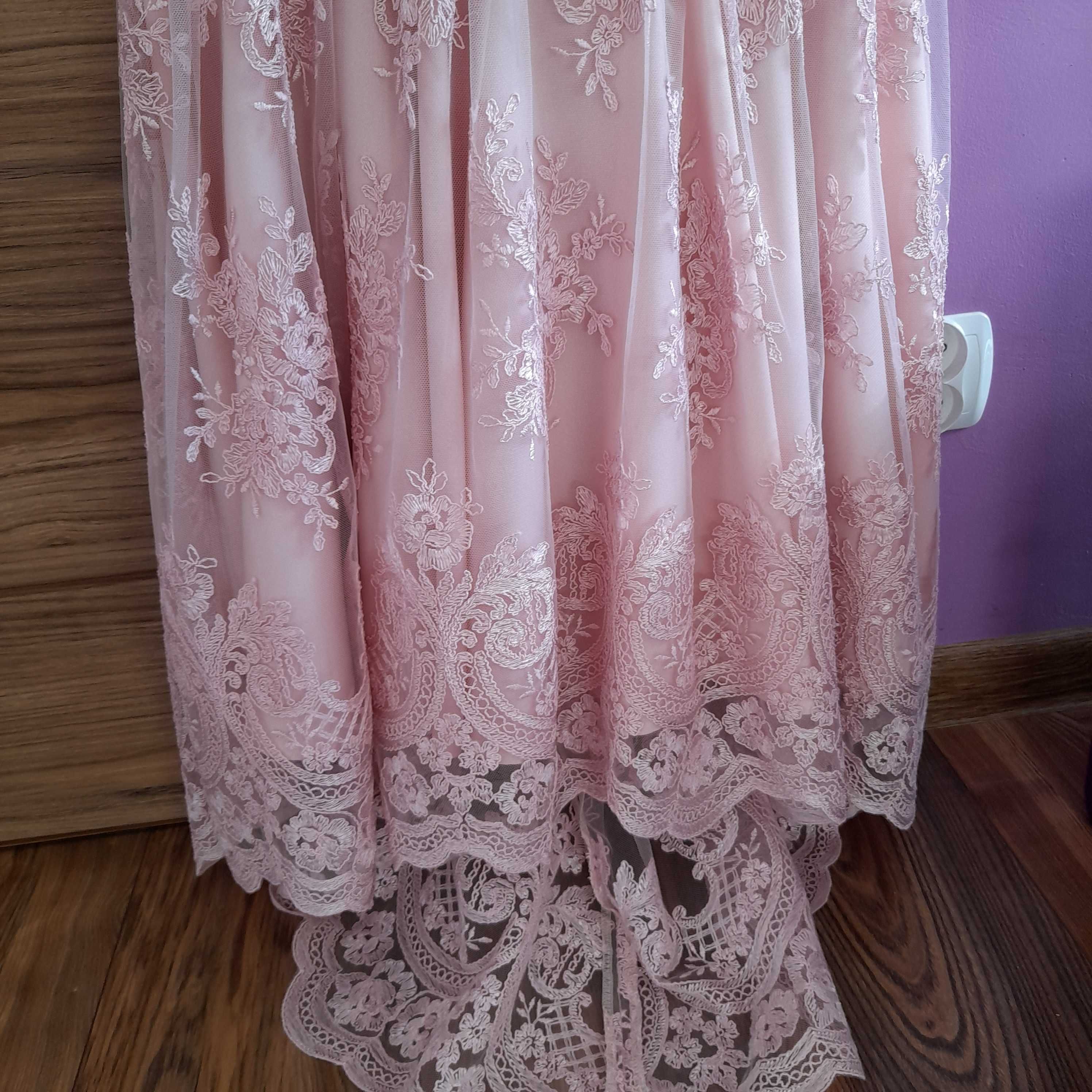 Śliczna różowa sukienka rozmiar 38