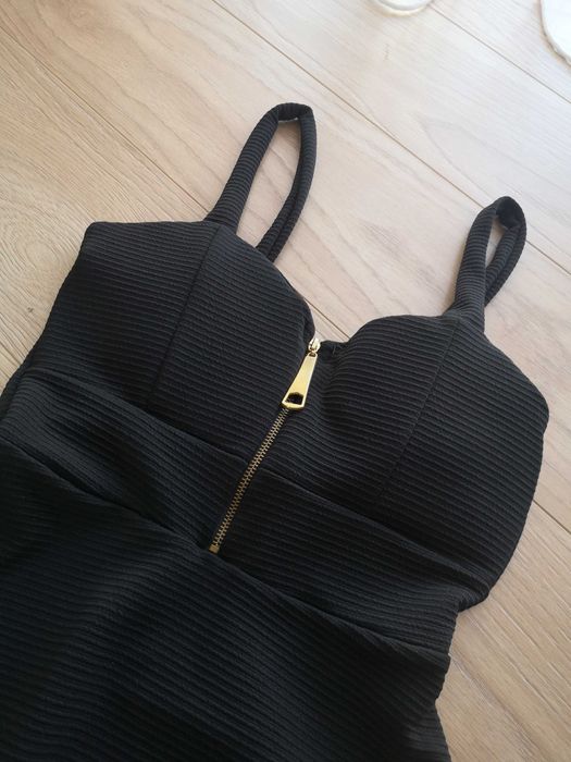 Плаття чорне в рубчик