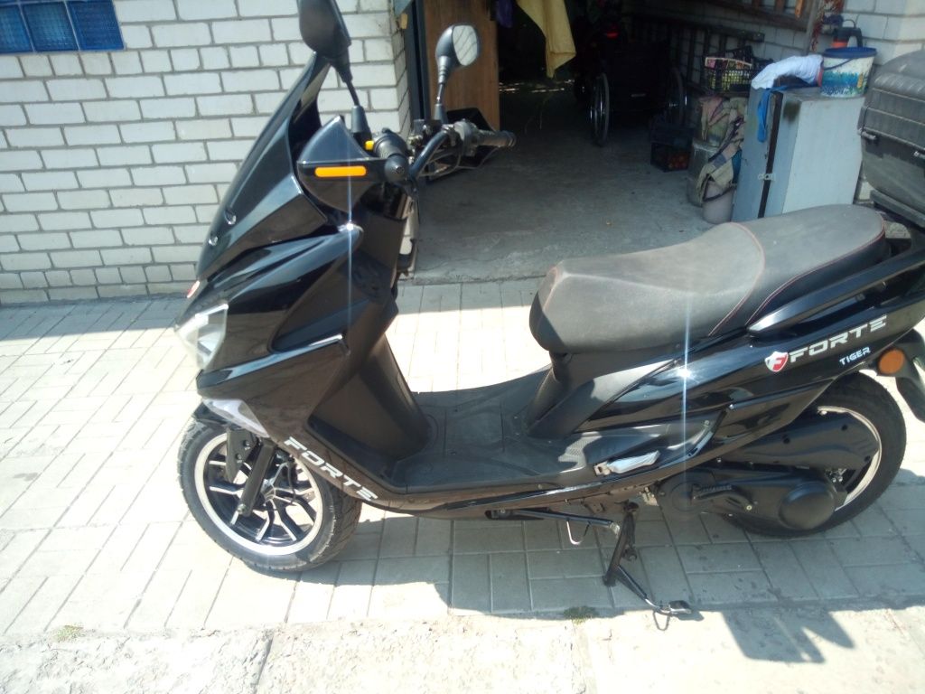 Скутер forte tiger 150