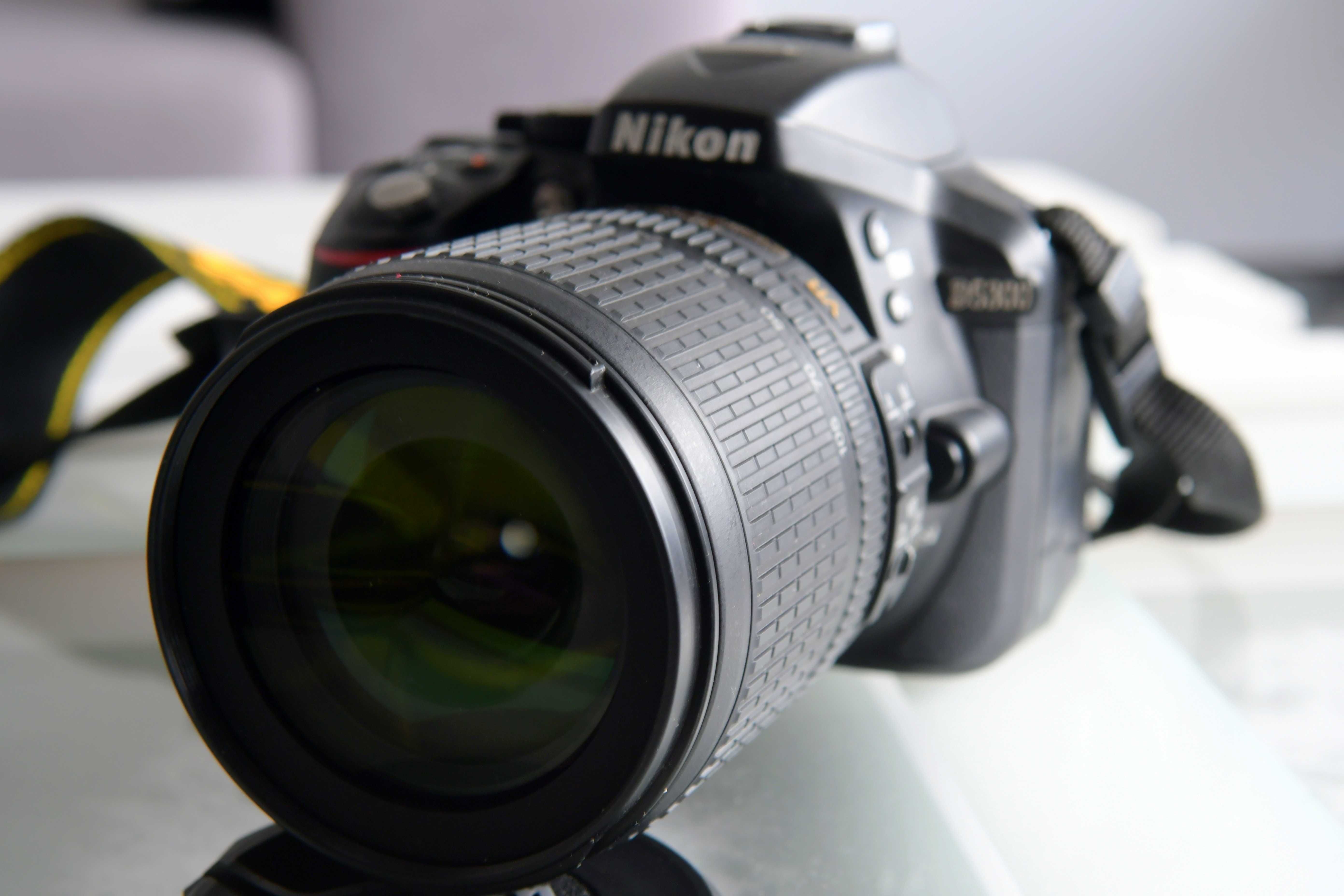 Nikon D5300 z 18-105 VR Kit