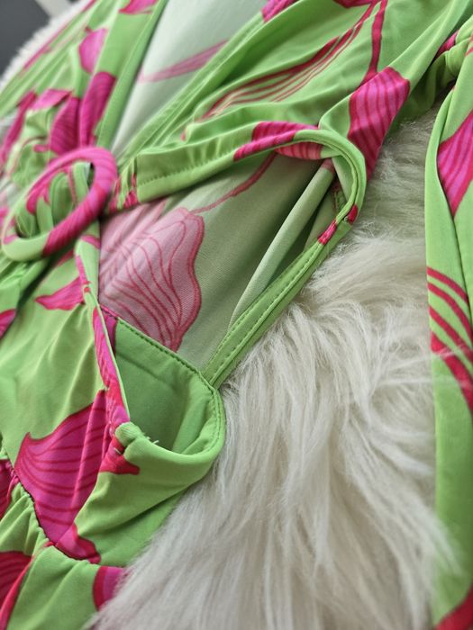 Sukienka maxi Soczyste kolory wycięcia