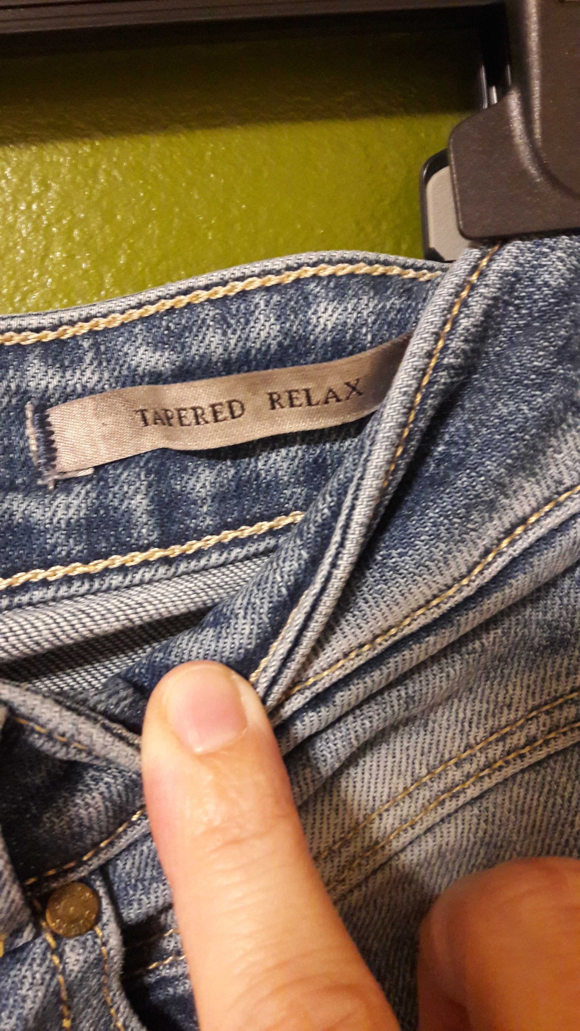 spodnie jeans Guess 26 Tapered Relax