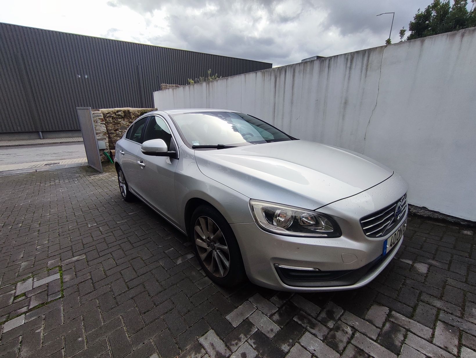 Volvo s60 D4 GPS integrado