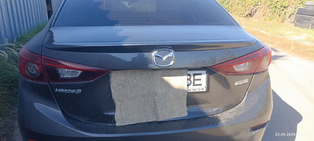 Крышка багажника Мазда 3 (2017)