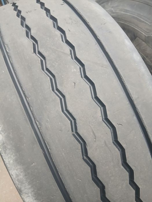 Грузові шини бу 385/65/R22.5