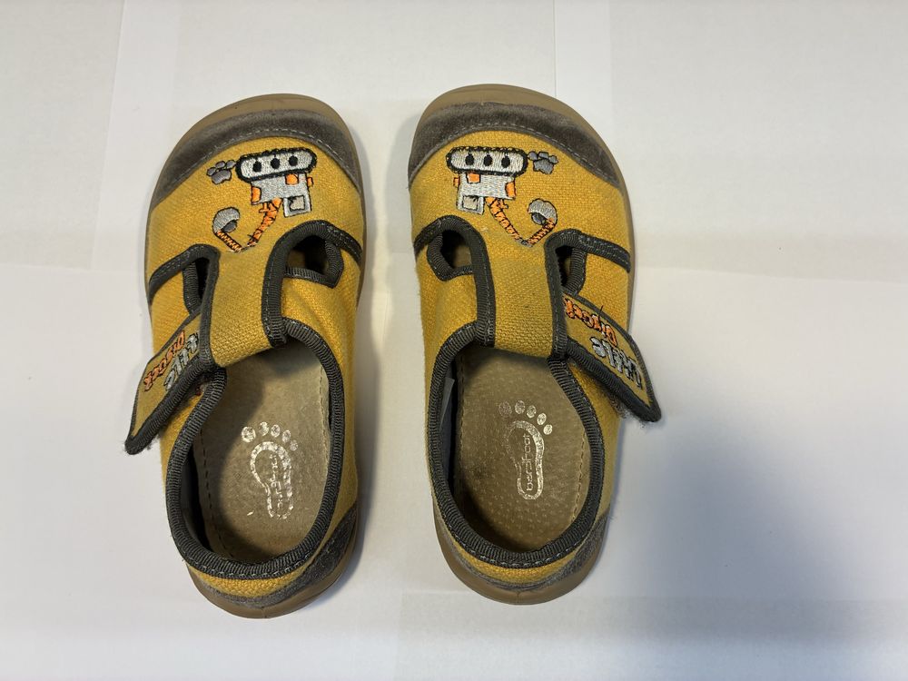 Kapcie Barefoot rozm. 28, dzieciece