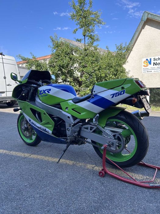 Kawasaki ZXR 750