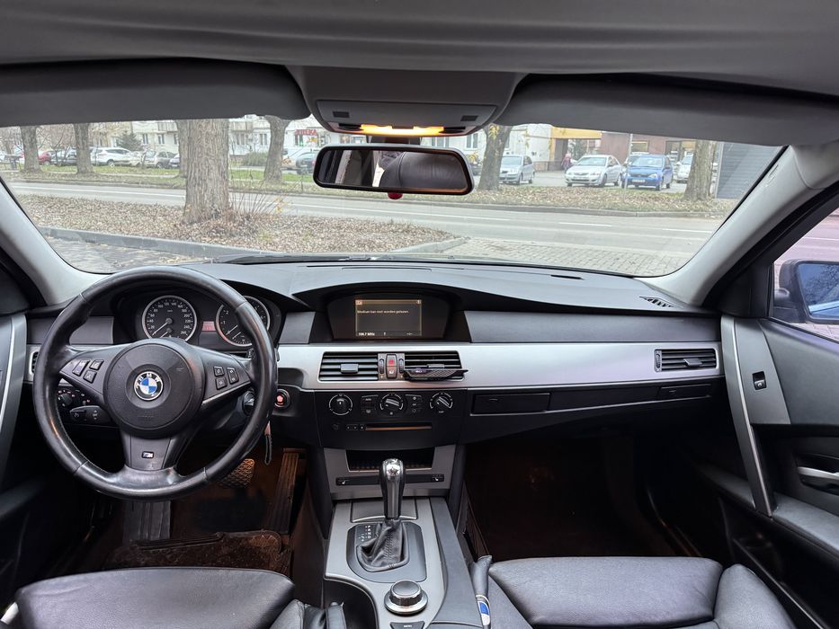 BMW E60.