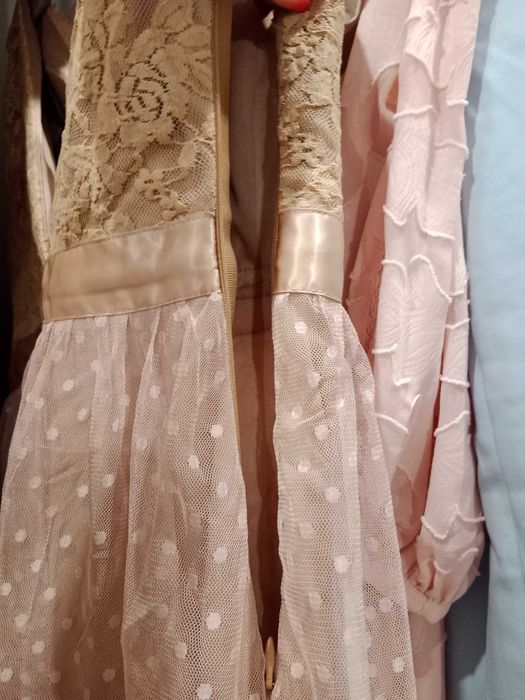 Sukienka damska tiulowa z koronką beżowa r. S