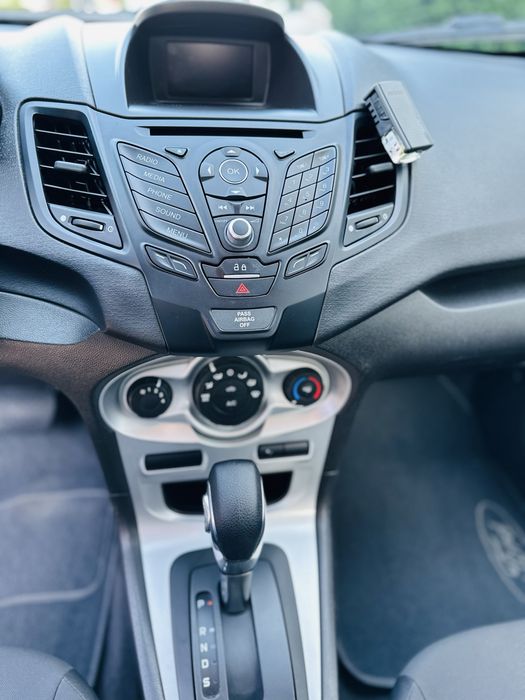 Ford Fiesta 2018 Автомат
