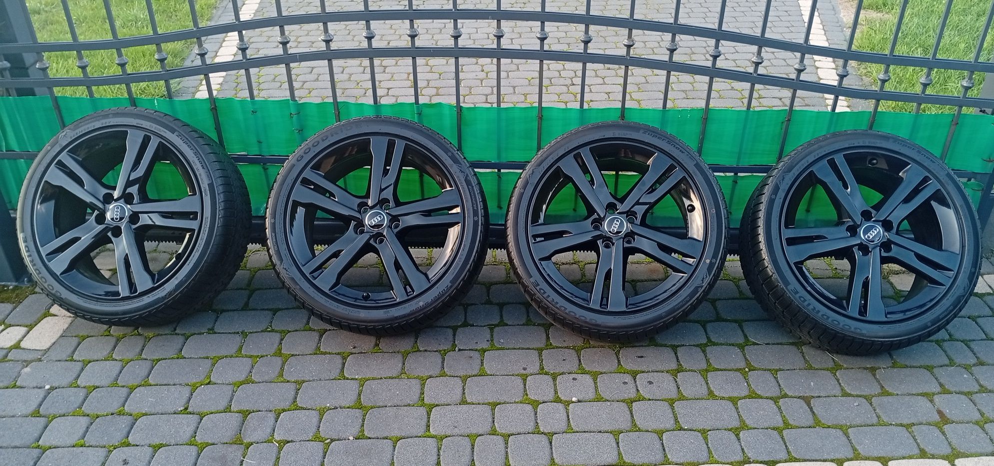 Koła zimowe jak nowe na Alufelgach 19 do modeli: Audi A6 C8, A4, A5, A