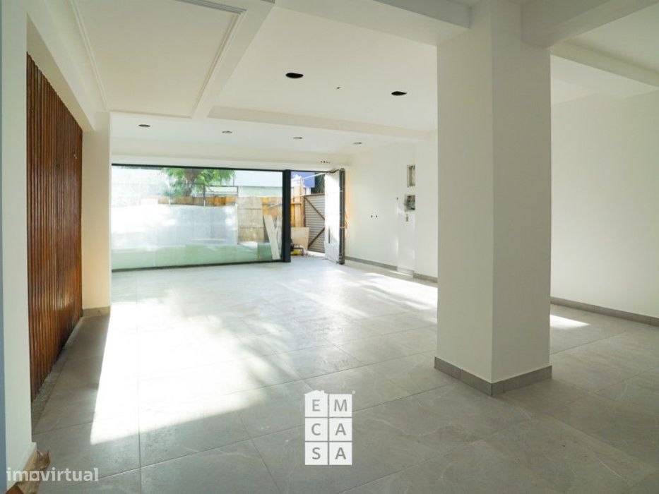 Loja, espaço comercial no centro de Oliveira de Azemeís