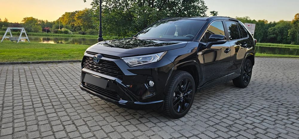 Toyota RAV4 Toyota RAV4 2.5 Hybrid Black Edition by JBL 4x4