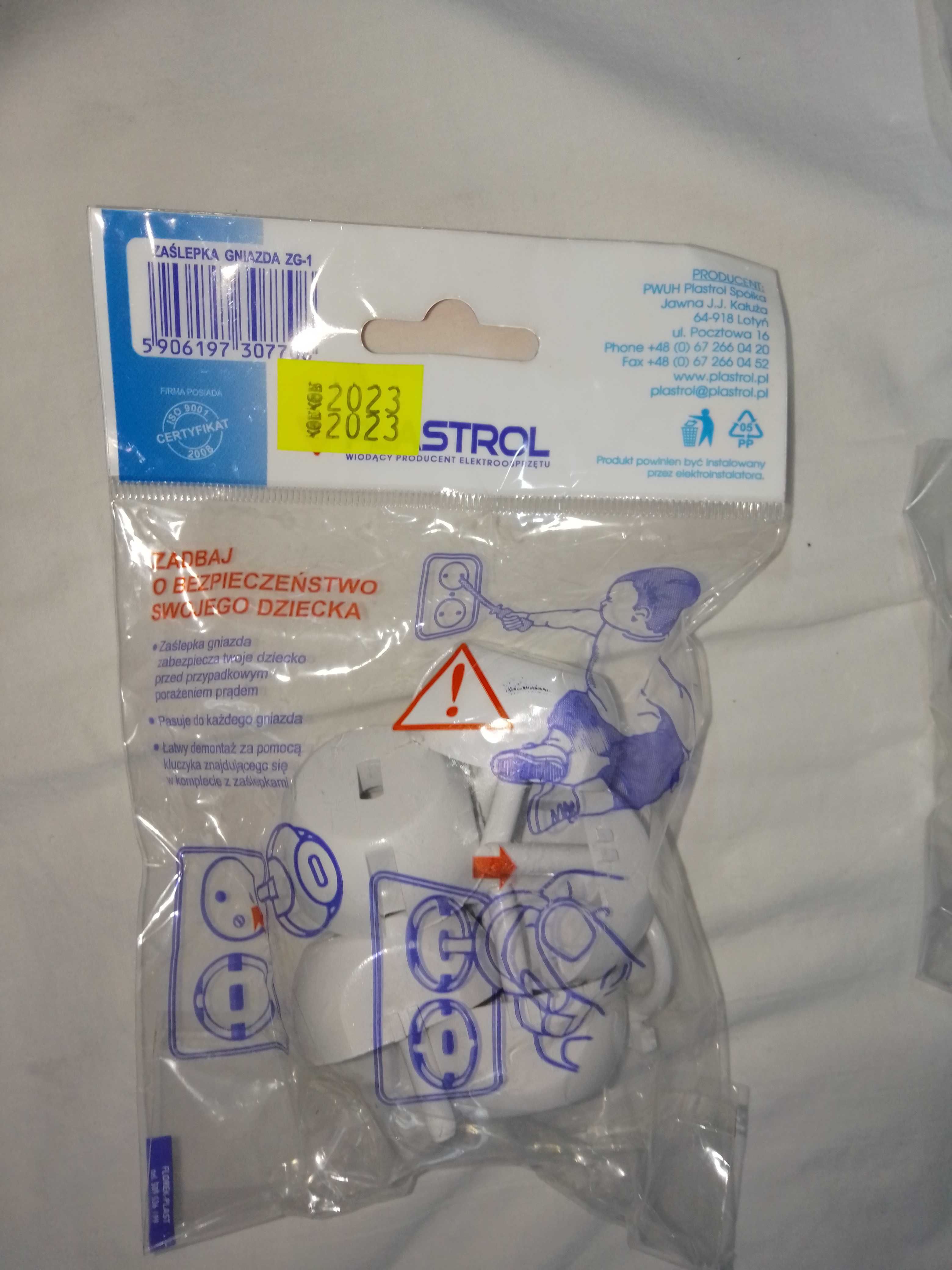 Zabezpieczenia gniazdek przed dziećmi