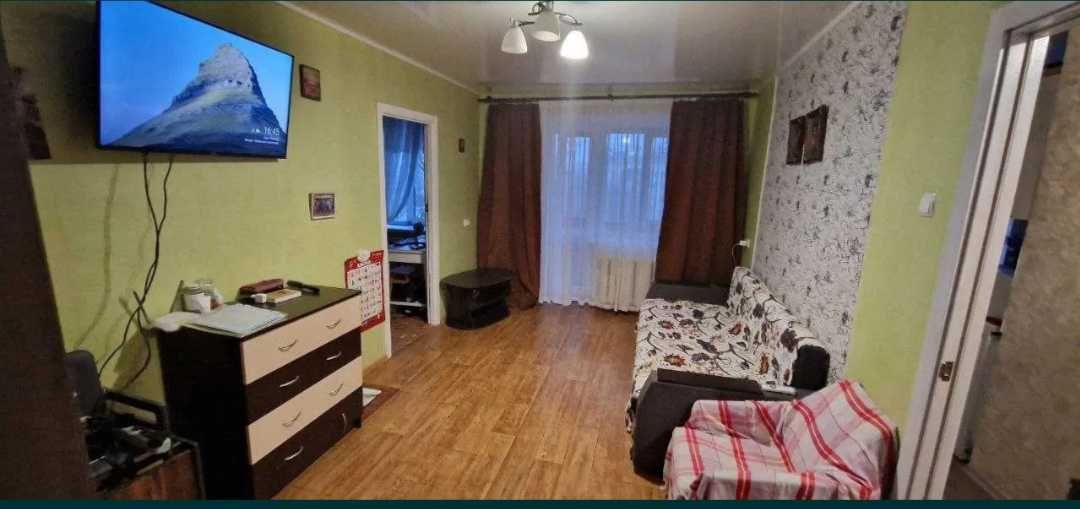 Продам 2-кімнатну квартиру.