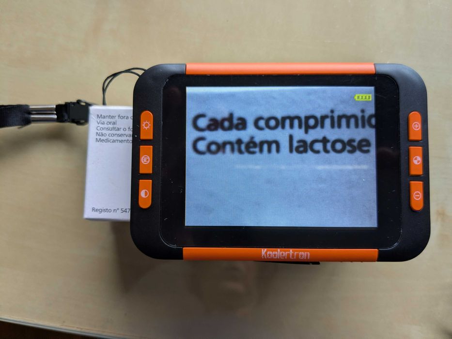 Lupa digital. Auxiliar de leitura portátil. Ampliação de 2x a 32 x.