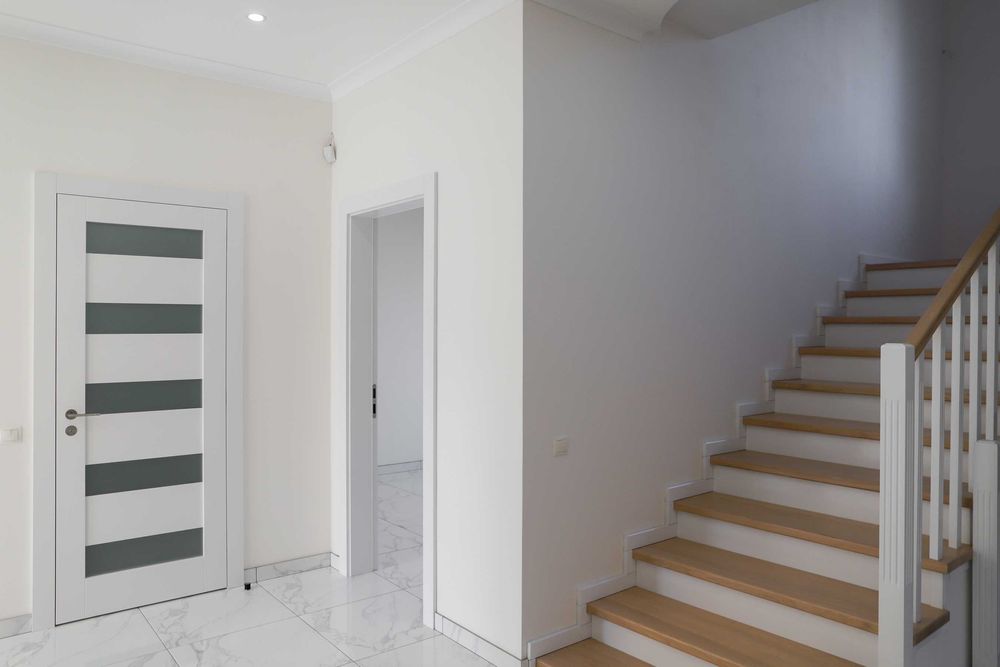 Будинок з сучаним ремонтом та технікою під представництво, офіс