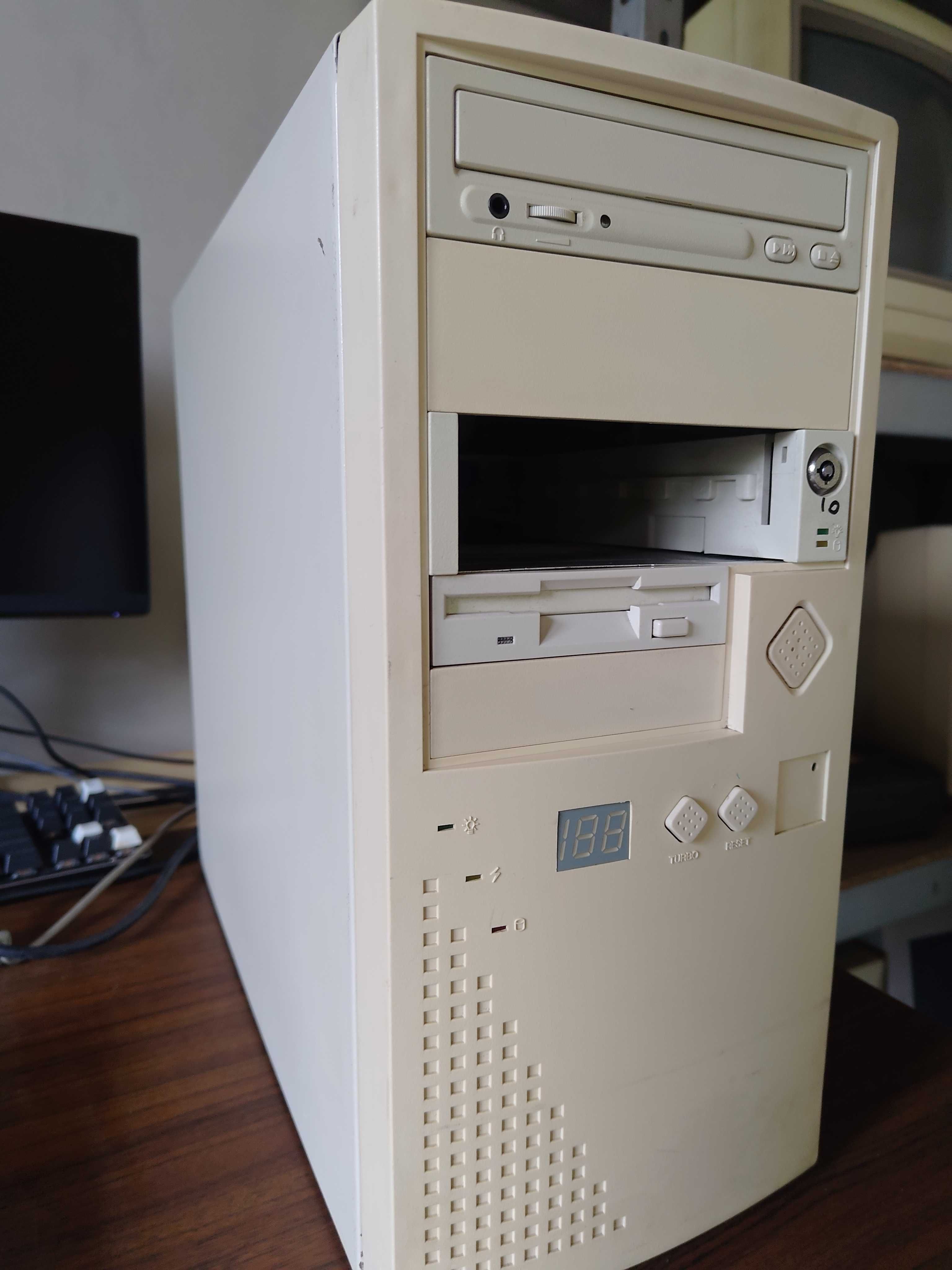 Komputer retro Pentium S 133 zasilacz obudowa AT