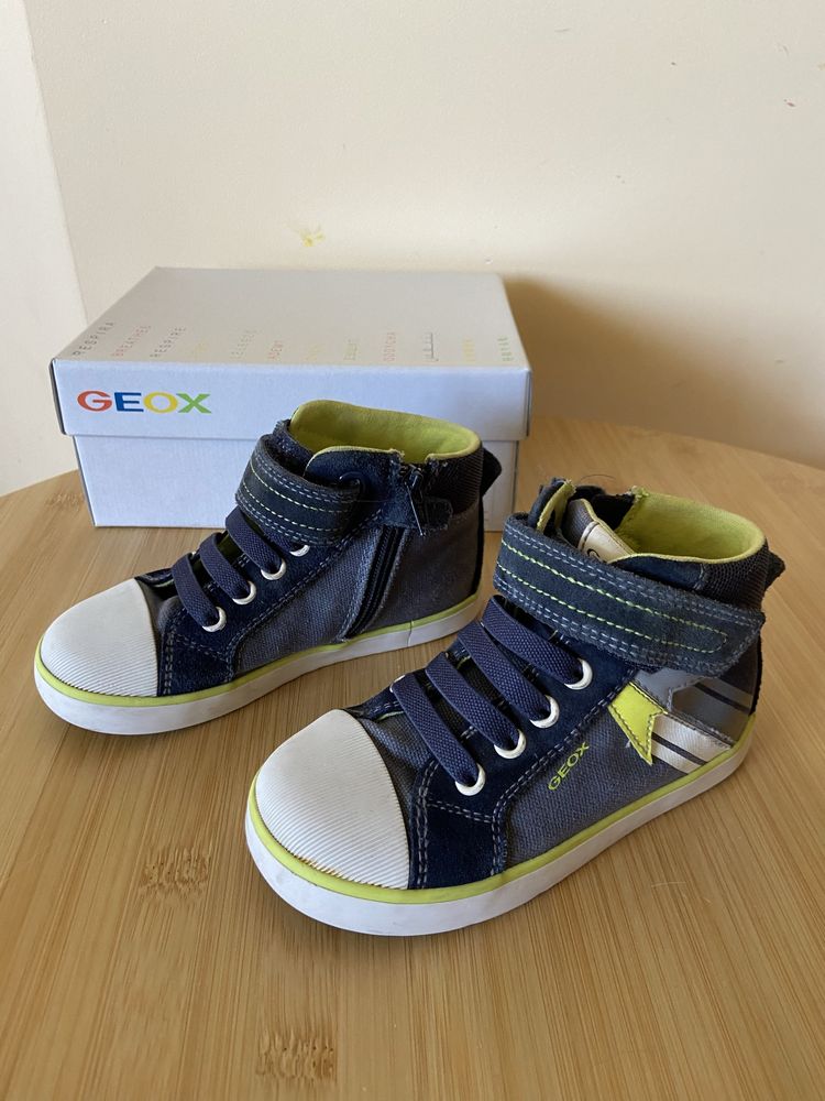 Дитячі кросівки GEOX