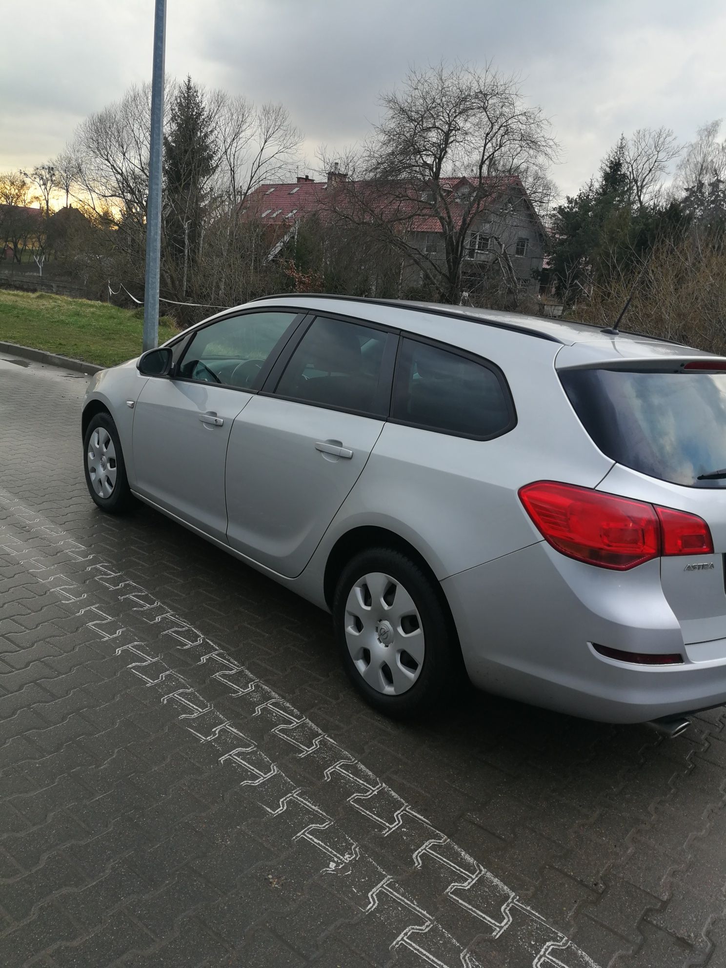 Opel Astra  1.4 b turbo 2011